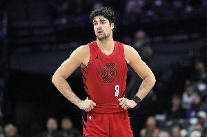 阿里纳斯：抢七看好经验更丰富的雷霆 文班每场的表现起伏太大